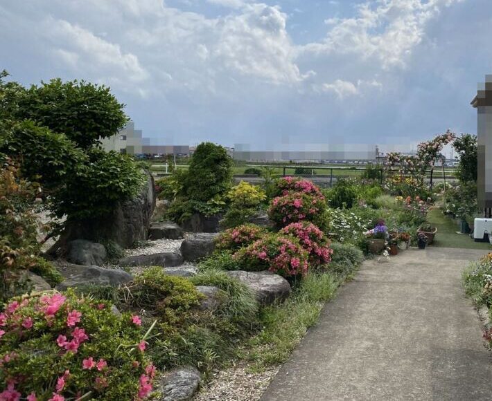 広くて管理も大変だった庭。目隠しもなく、庭でゆっくり過ごすことも出来ませんでした。